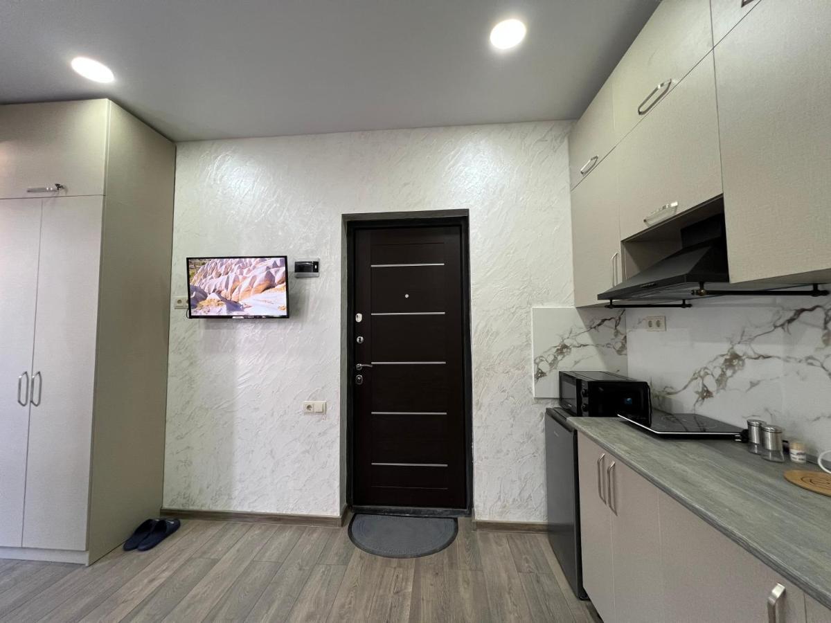 Sun And Moon Aparthotel Batumi Exterior photo