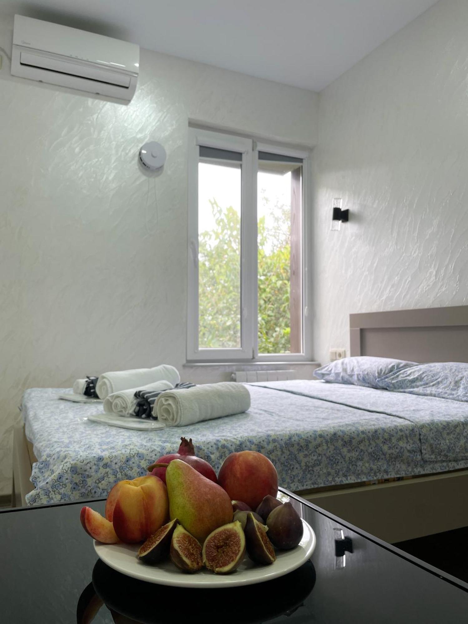 Sun And Moon Aparthotel Batumi Exterior photo